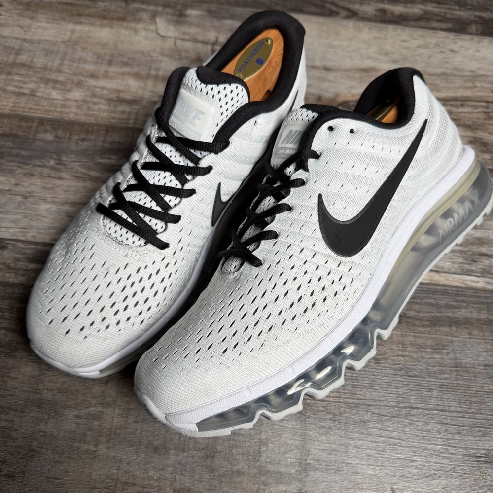 Nike Men's White and Black Air Max Shoes Size 9.5